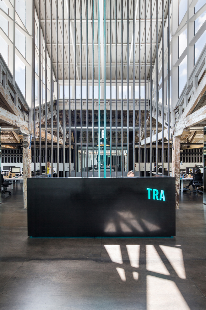 1_TRA