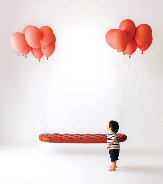 h220430-balloon-bench