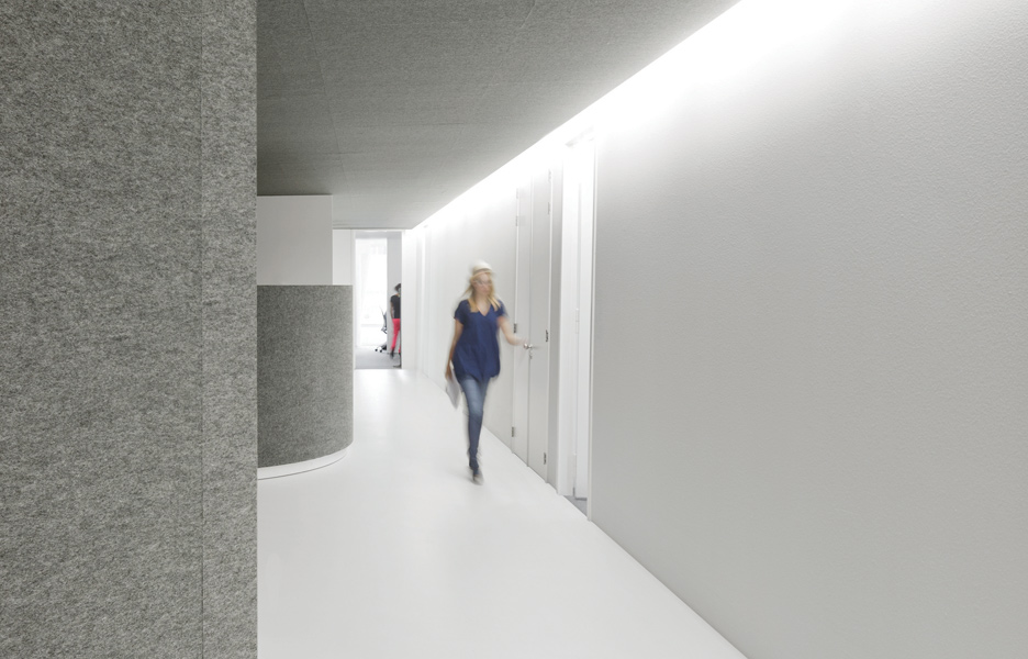 i29-Tribal-DDB-office-6