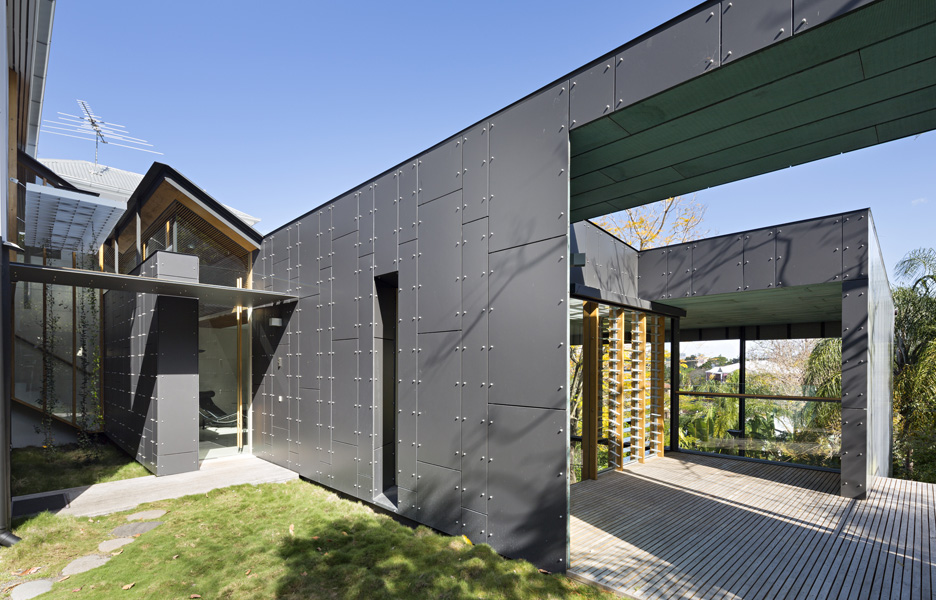 Loucas-Zahos-Architects_Taringa-House_ChristopherFrederickJones