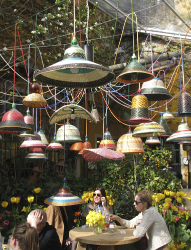Rossana-Orlandi-courtyard