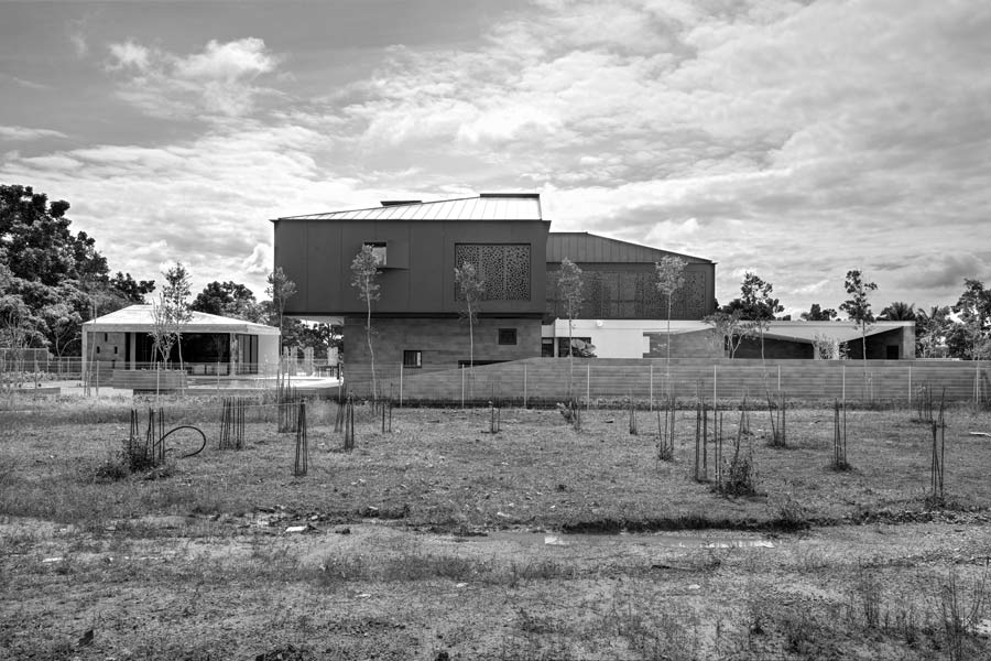The contrasting images of the site as it stands today and ‘as-found’. Image courtesy: Sanjay Kewlani