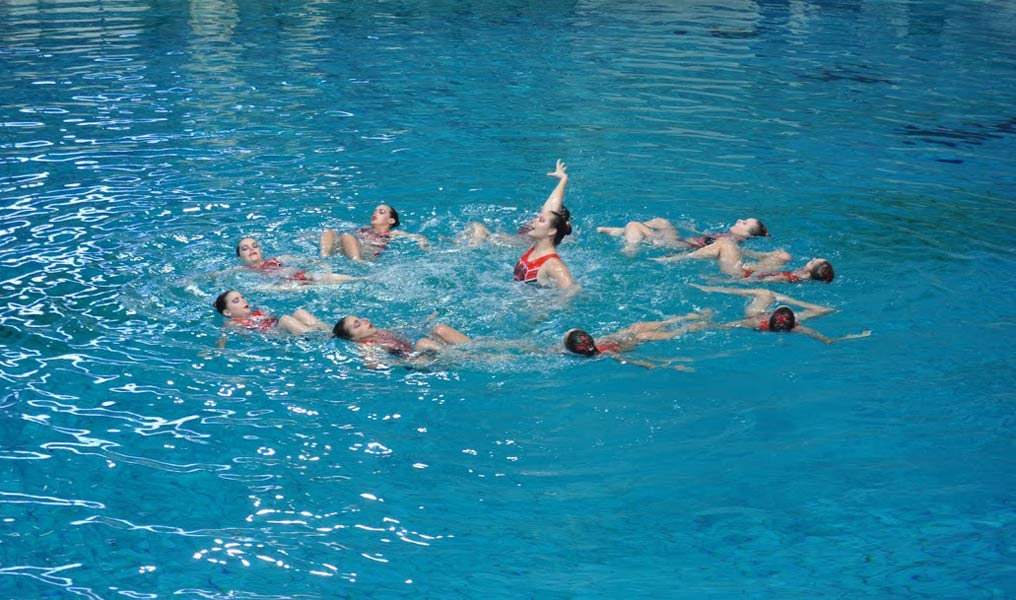 White-Night-2014-Syncronised-swimming