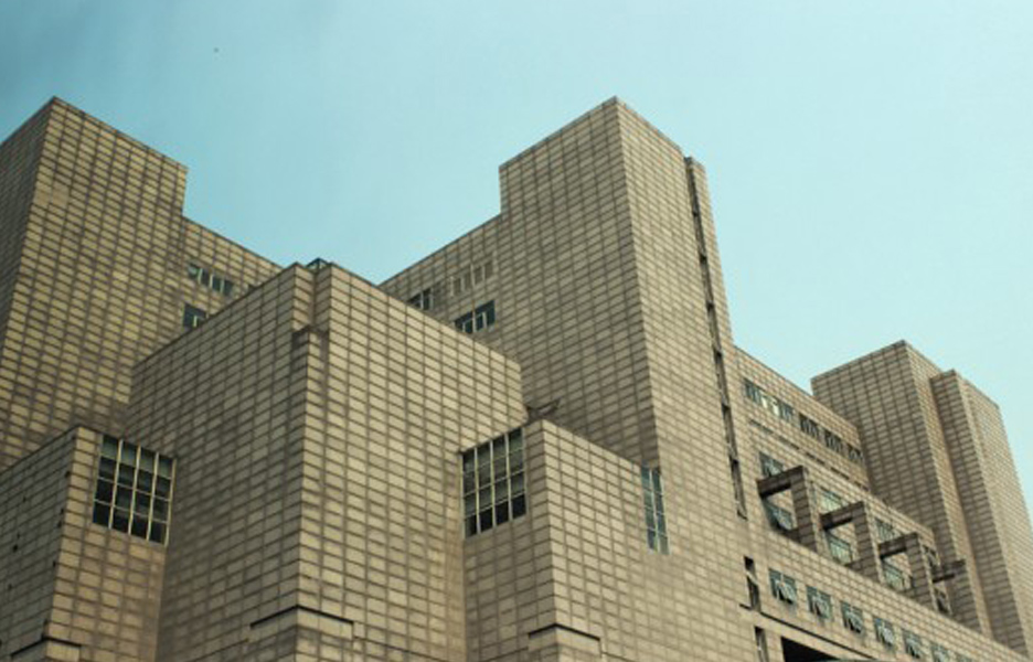 Tiles, building from the first generation in Beijing. Image © Pier Alessio Rizzardi