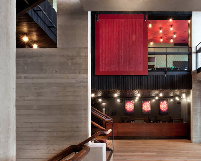 Main bar. Image courtesy: Haworth Tompkins