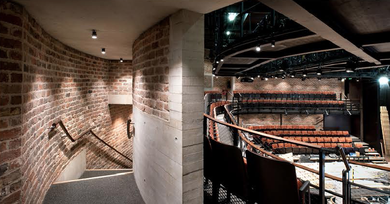 Circulation path to stage. Image courtesy: Haworth Tompkins.