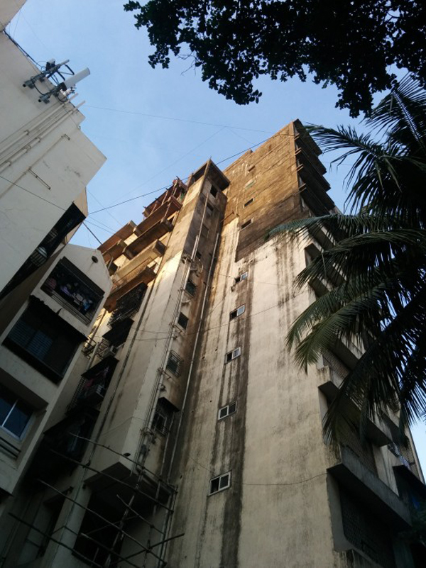 Mangal Kunj residentail building, Bandra (W) – Mumbai, India. Image © Laura Amaya