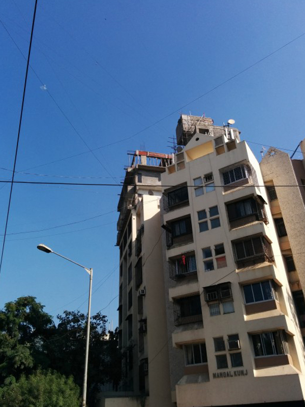 Mangal Kunj residentail building before the construction of the upper floors. Bandra (W) – Mumbai, India. Image © Laura Amaya