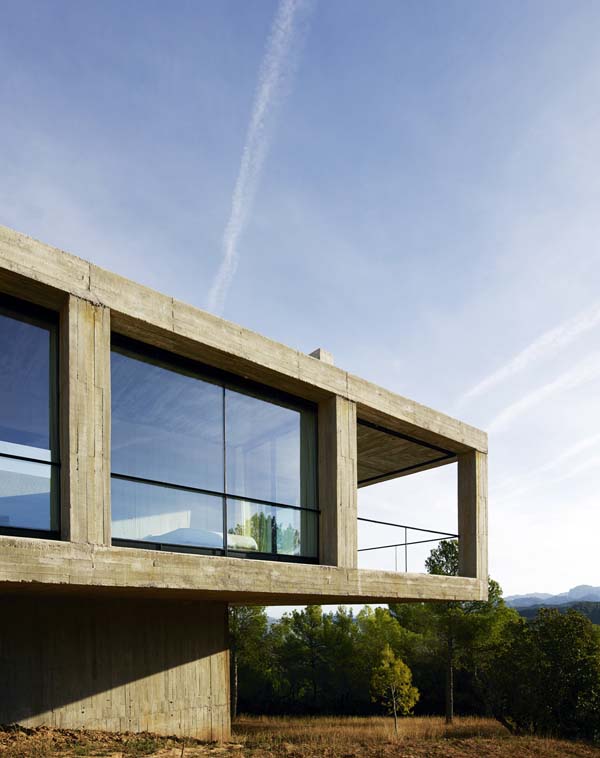 Solo House (exterior view), Spain, Pezo von Ellrichshausen architects, 2009-2012. Photo © Richard Powers