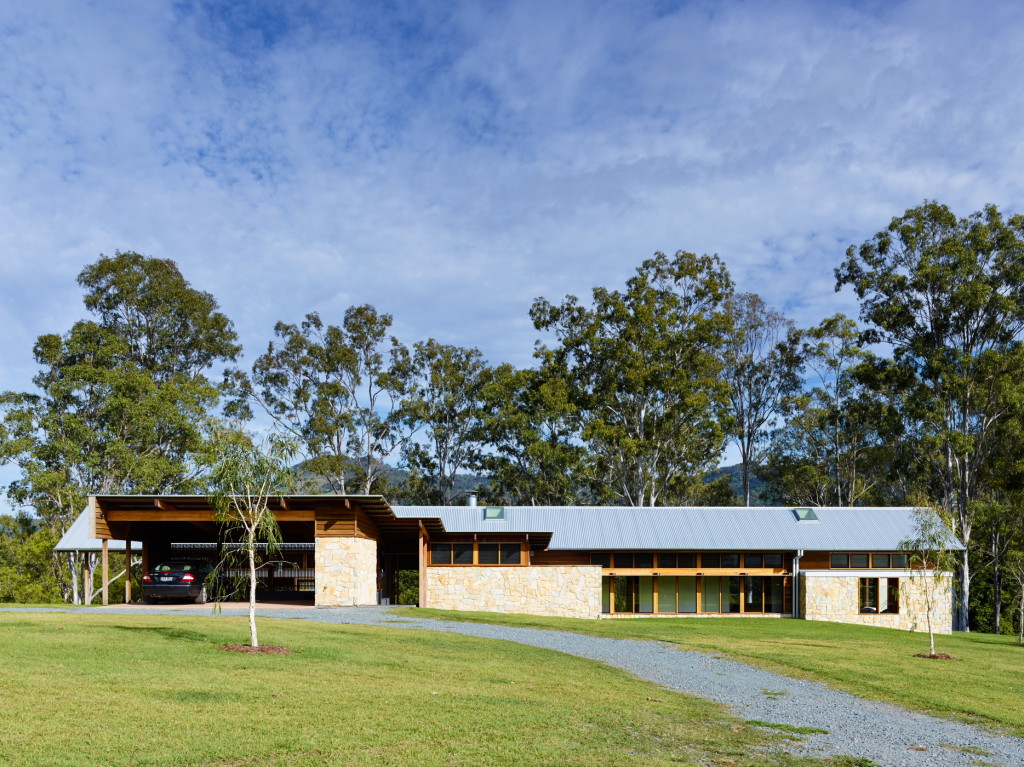 Shaun Lockyer Architects’ Hinterland House