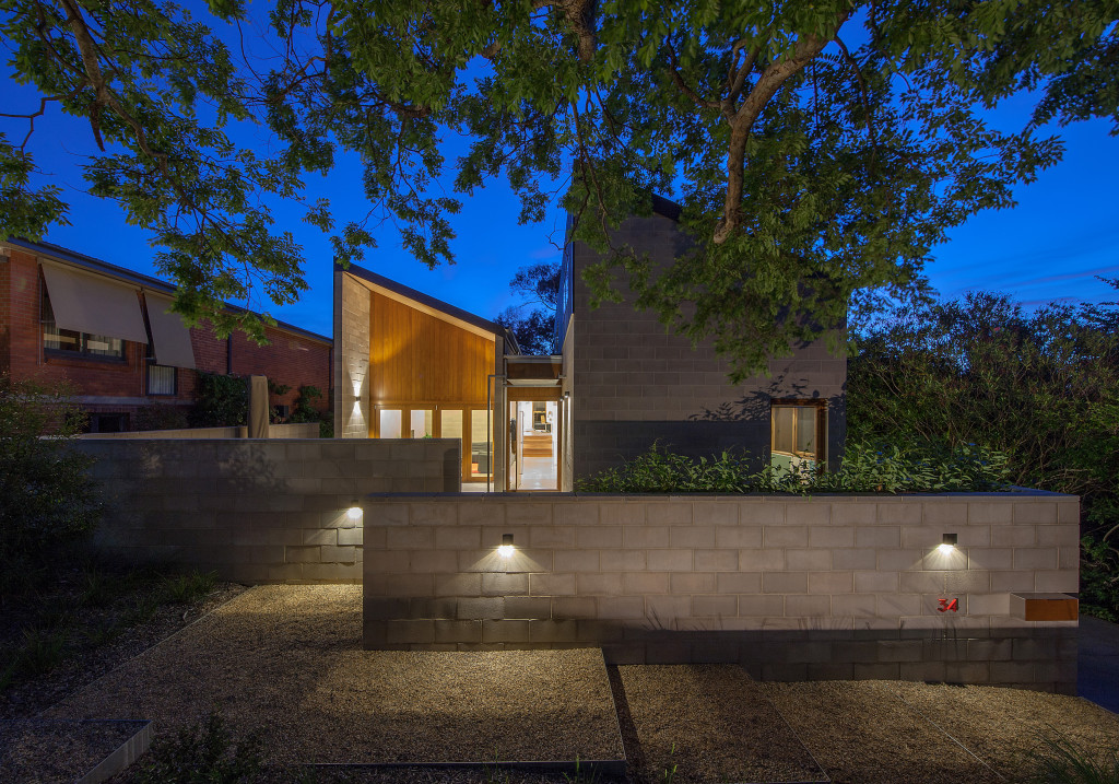 King House by Cox Architecture won the Residential Architecture – Houses (New): Malcolm Moir and Heather Sutherland Award, photo by Ben Wrigley. 