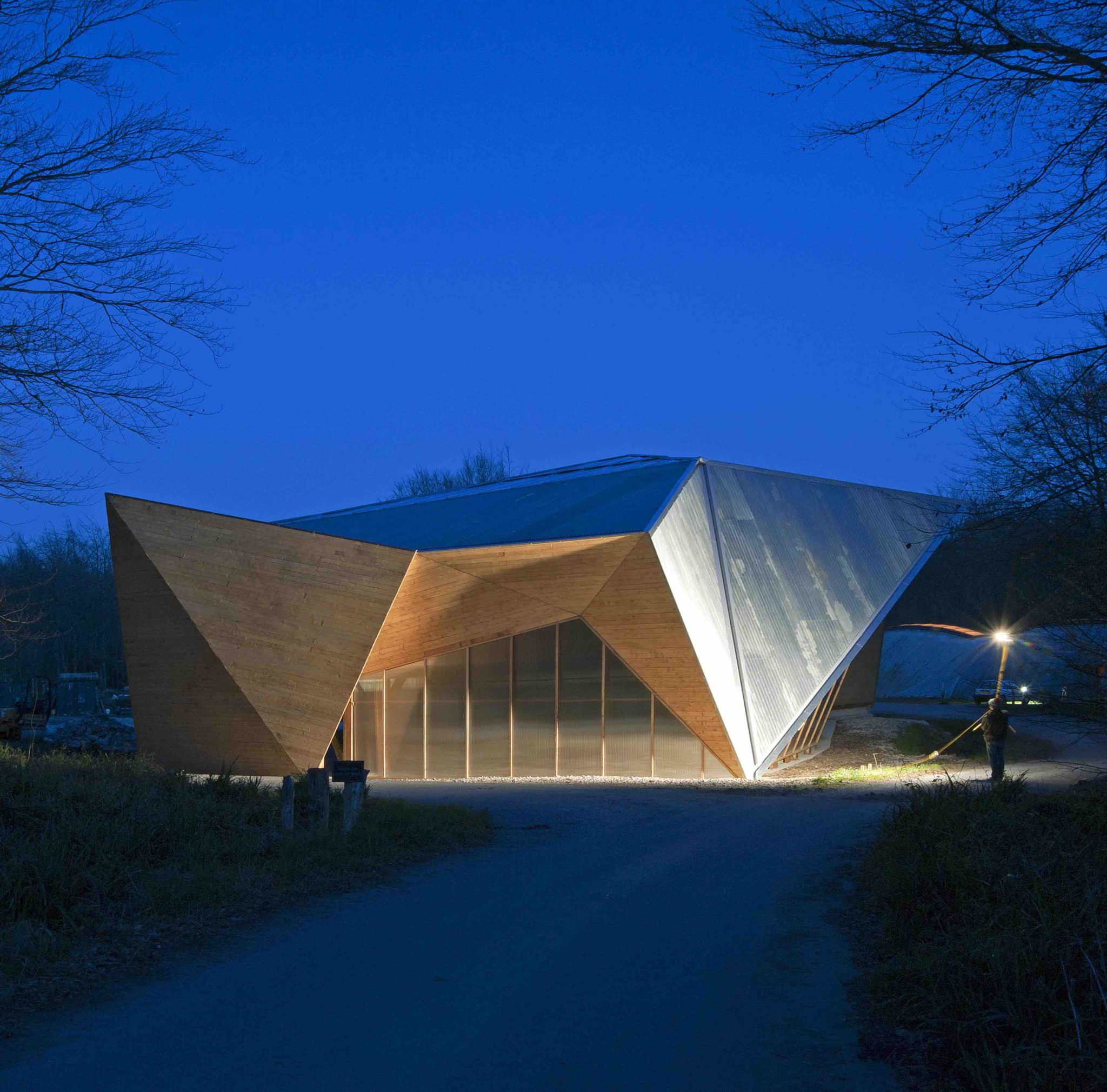 Piers Taylor, Invisible Studio, Big Shed, Hooke Park, Dorset, design and build program with AA Students. Photo by Valerie Bennett.