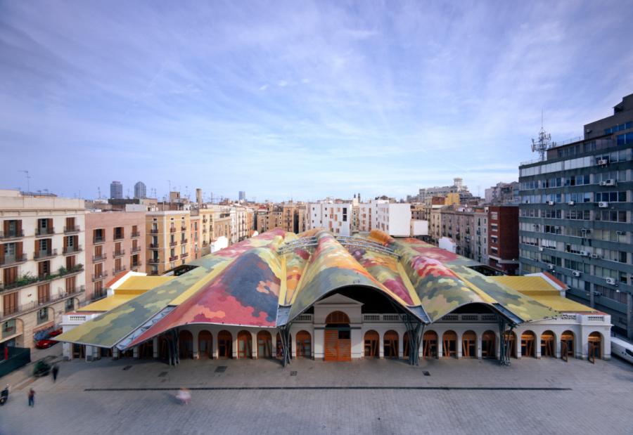 Santa Caterina Market, Barcelona, by Miralles Tagliabue EMBT. Photo by Roland Halbe.