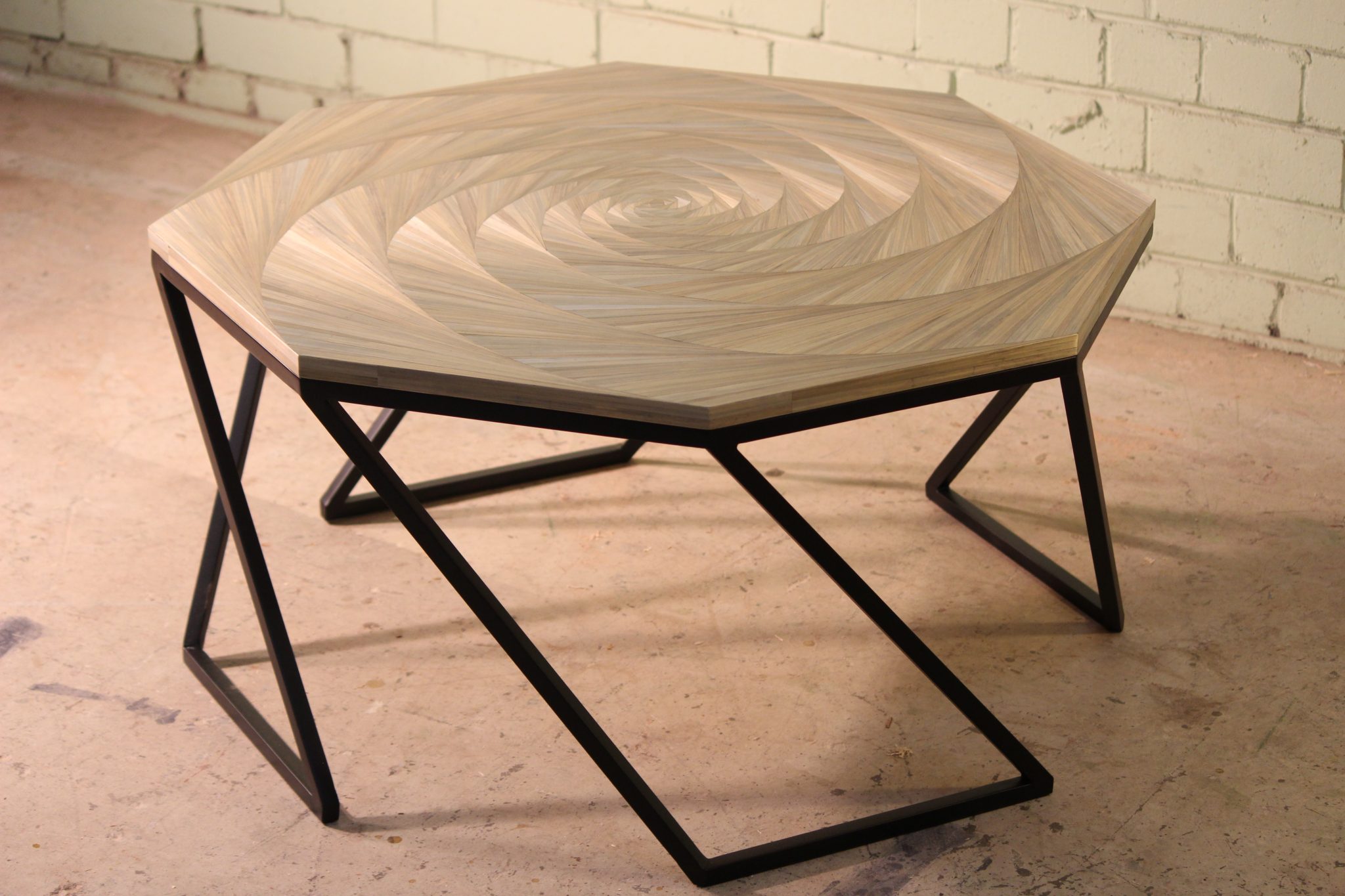 Vortex table by Arthur Seigneur.