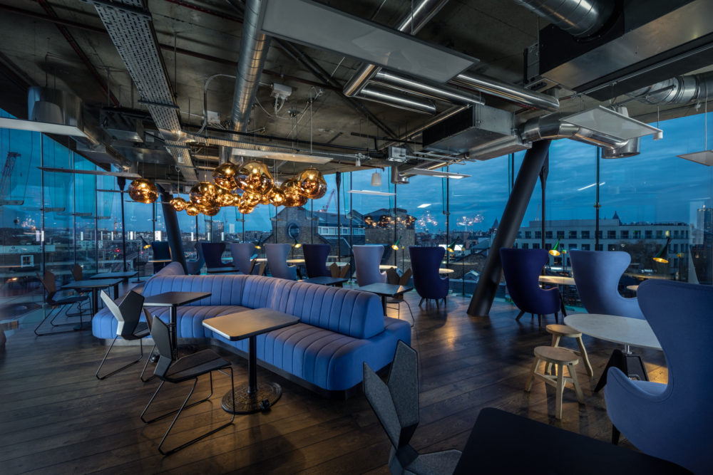 The common area of The Atrium in Londons Interchange building. Photo by Peer Lindgreen.