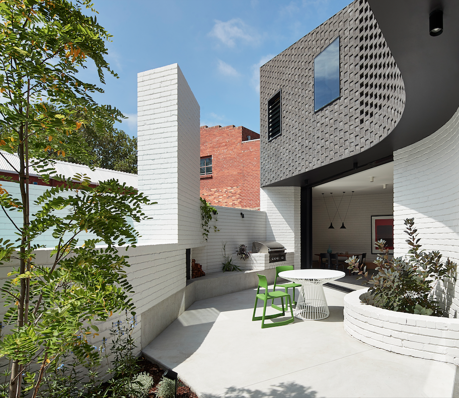 Perimeter House by MAKE Architecture – winner of the Kevin Borland Masonry Award. Photo by Peter Bennetts.