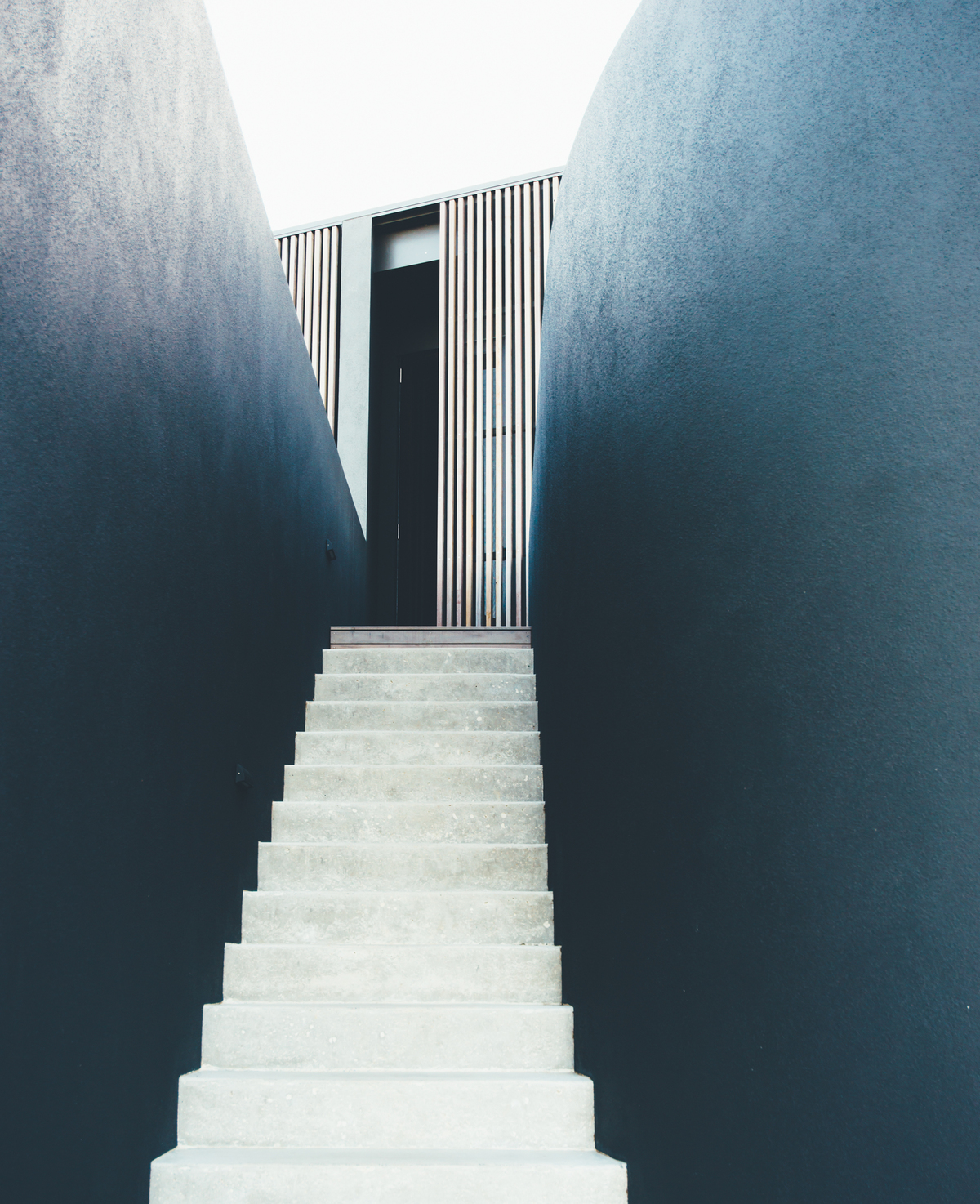 Long, thing, design house