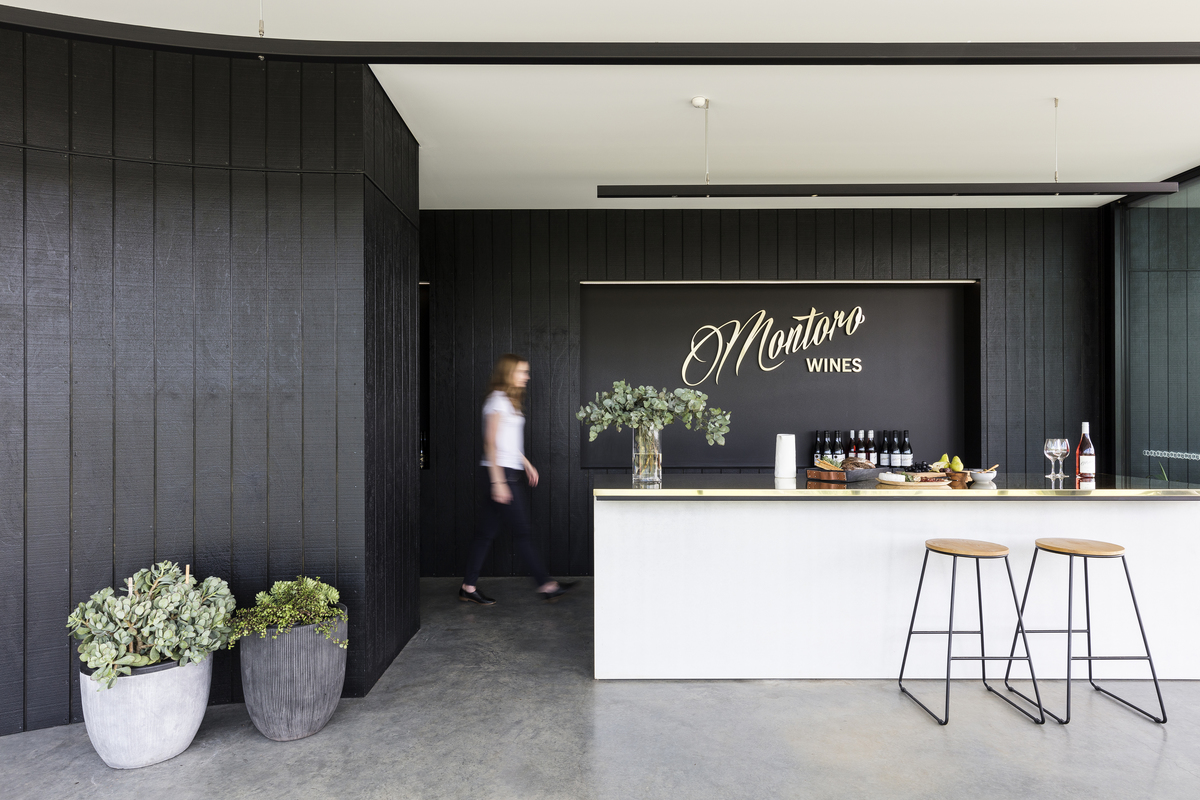 Tasting area with focus point of the brass benchtop.