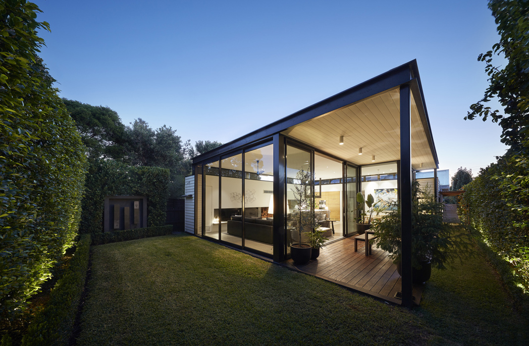 Light box house by Finnis Architects