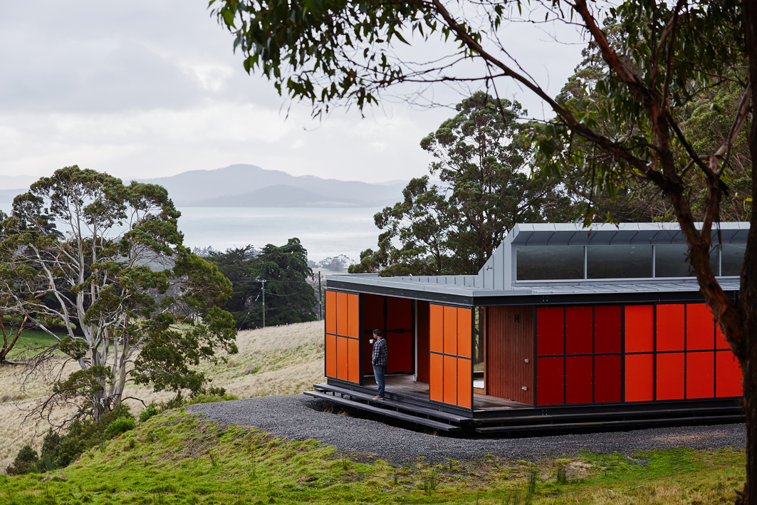 Misho and Associates steel house in Tasmania