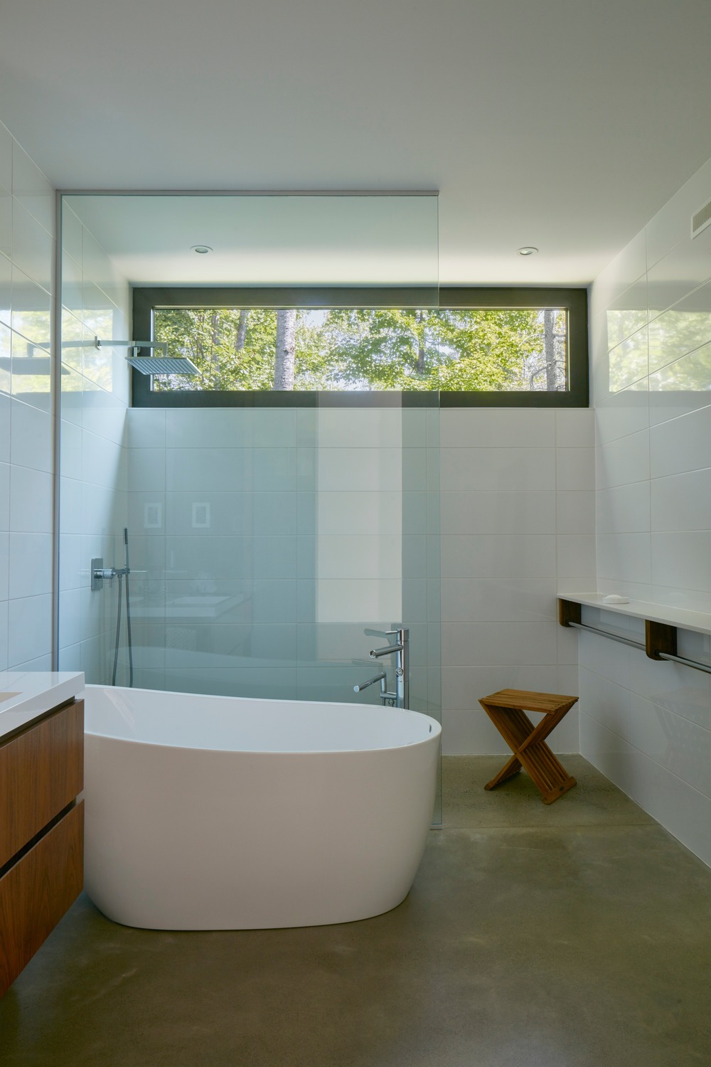 The bathroom in the house 