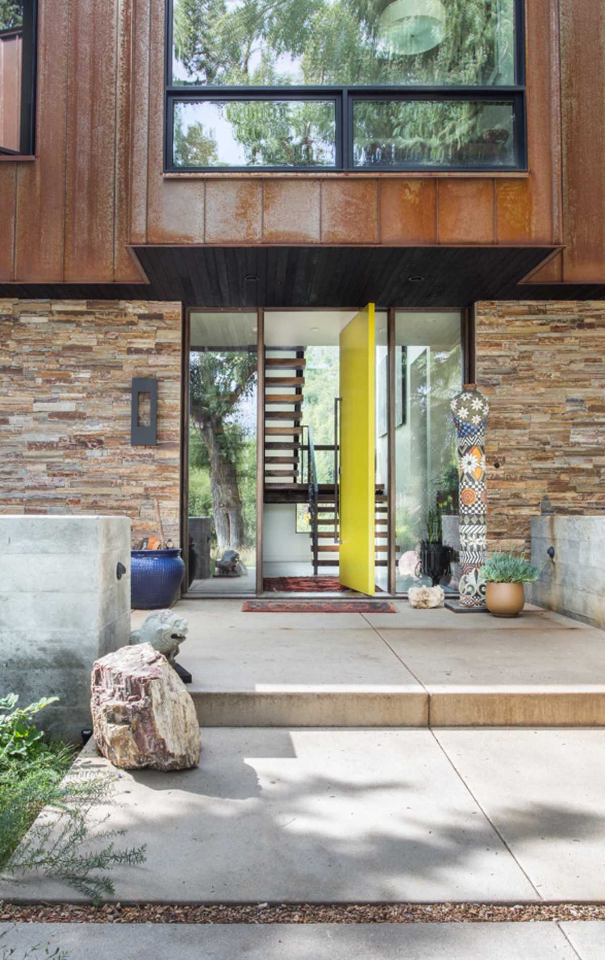 courtyard leading into the house