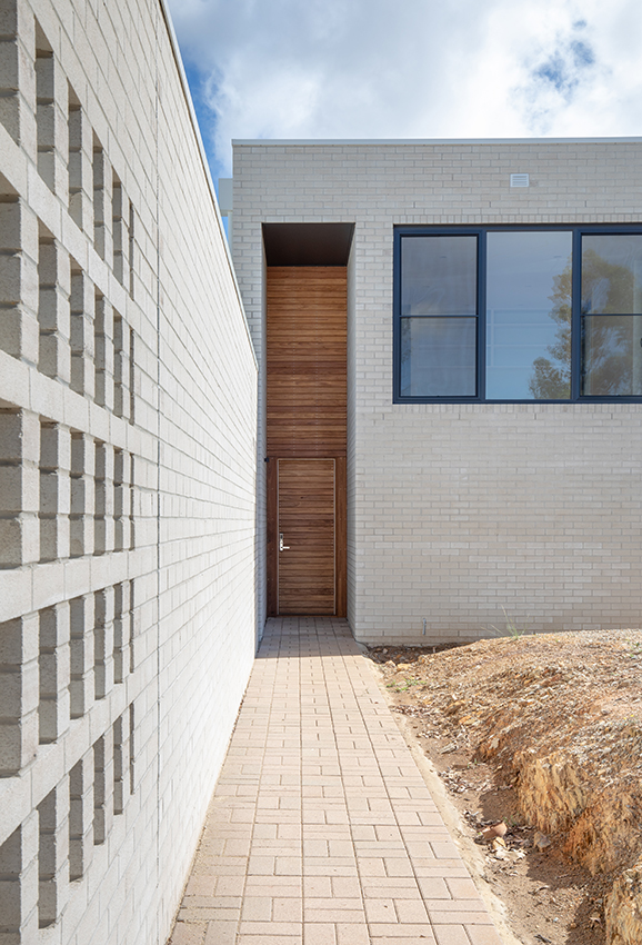 Carwoola House by de Rome Architects