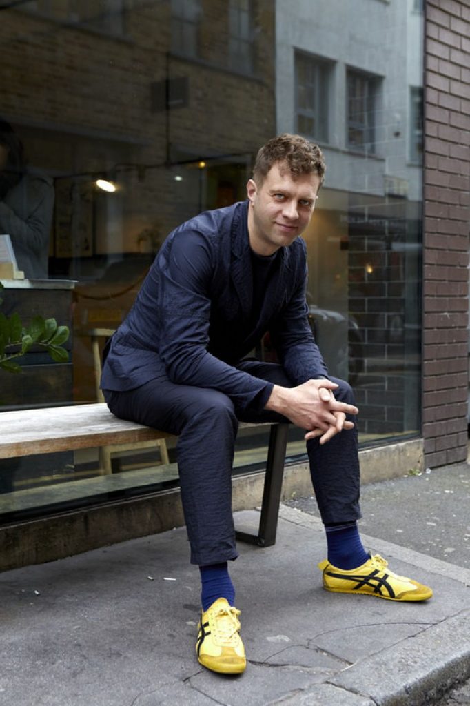 Green-Yellow Sneakers Outfits For Men After 40 (26 ideas & outfits) |  Lookastic