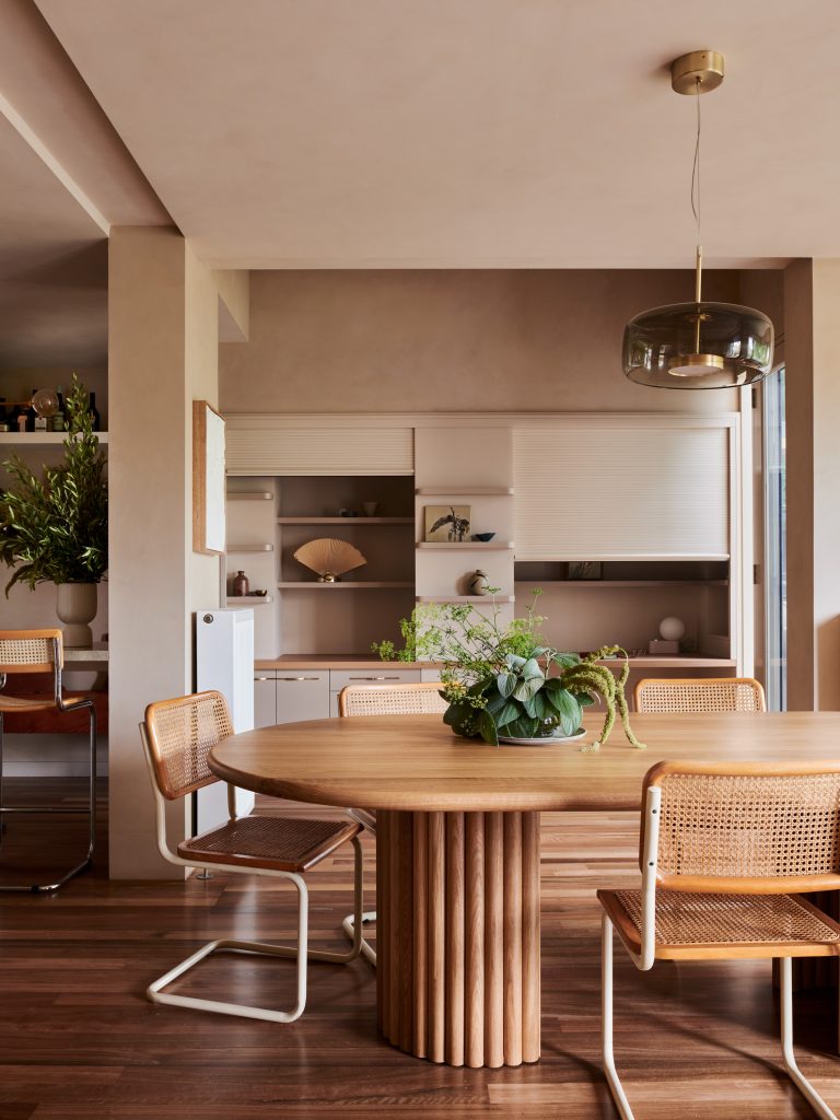 The dining room at Dawn to Dusk. Photography by Lisa Cohen.