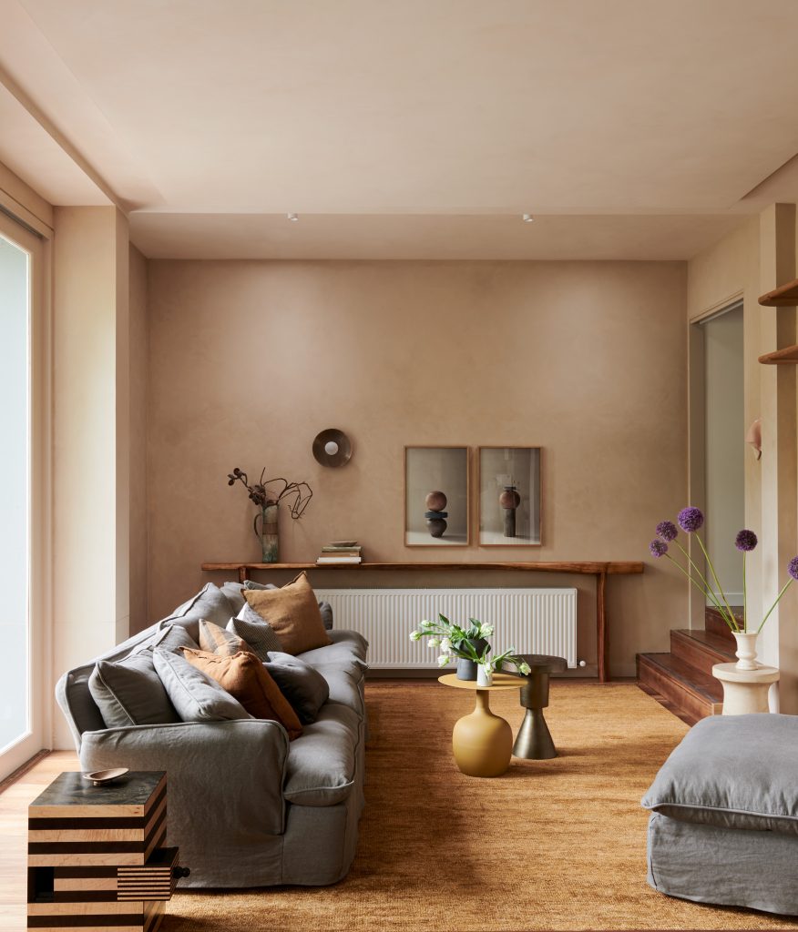 The lounge room at Dawn to Dusk. Photography by Lisa Cohen.