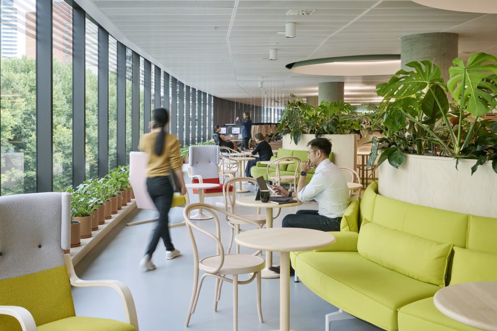 Creating a homelike feeling with communal spaces. Photography by Earl Carter.