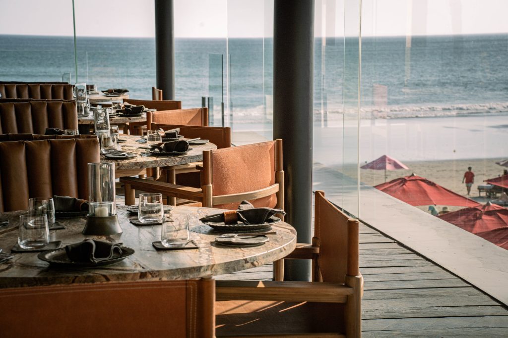 Saltlick resturant Bali overlooks beach
