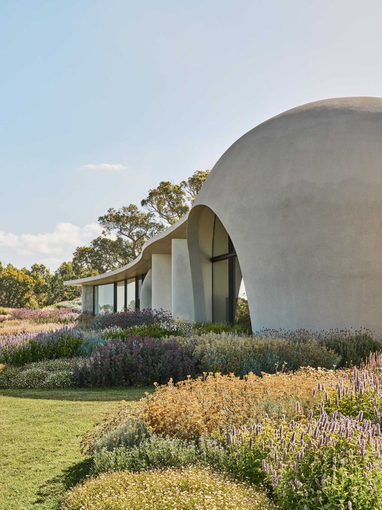 House on a Hill - Australian Design Review